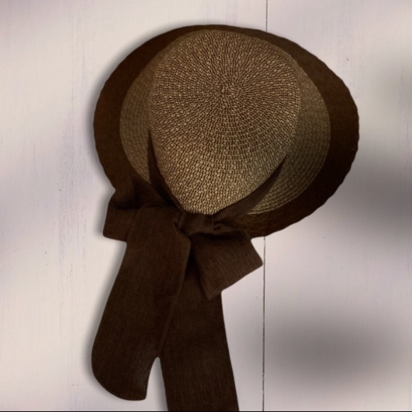 Women’s Straw Hat Accented With A Brown Bow - Picture 4 of 9